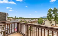 New Flagstaff townhome with Mountain Views!