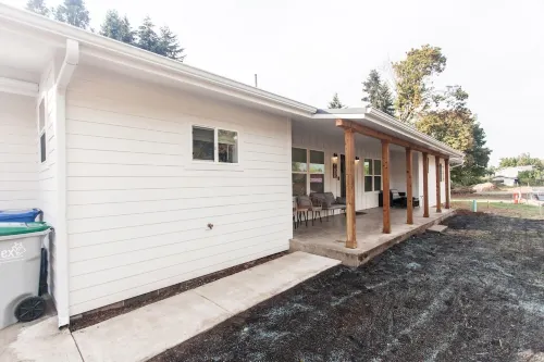 Modern & Spacious 4-bedroom Home 15 min to U of O, 11 min from Airport