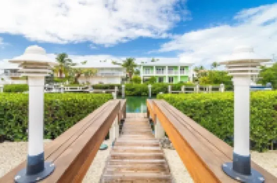 Key Colony Beach Paradise Hotels in Key Colony Beach