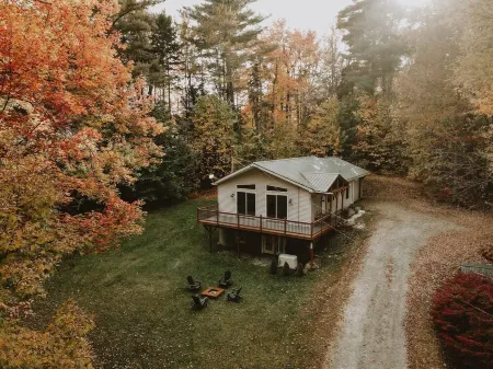 Antique charm 8 minutes from Stratton slopes! Отели рядом с достопримечательностью «Stratton Mountain»