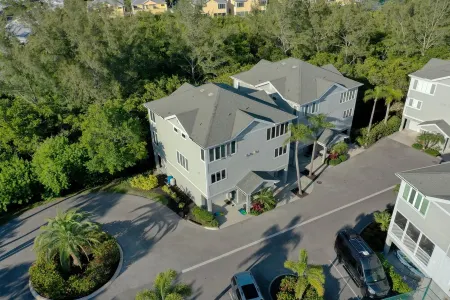 Beautiful Beach Longboat Key Townhouse