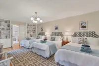Pool-Sleeps 20-Stylish- 5 mins to downtown Southern Pines- Close to Pinehurst