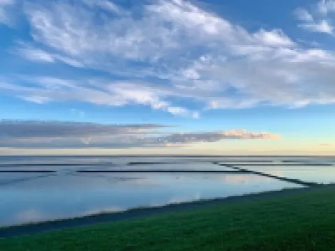 Holiday apartment in a listed building directly on the dyke (Whg. 2)