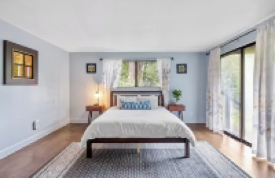 The Cozy Pine Cone . Hot Tub- Deck & GrillForestville