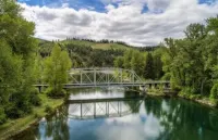 CDA River Condo: Fishing, Sleding, Floating, Skiing