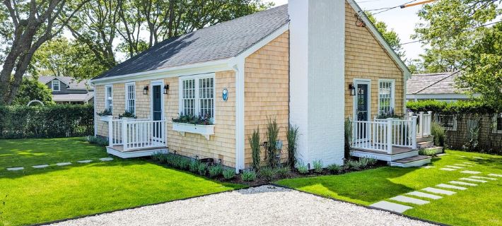 Newly remodeled cottage on a shell street in Siasconset, MA - Nantucket Island ナンタケットのホテル
