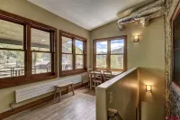 Modern Downtown Loft in Heart of Silverton