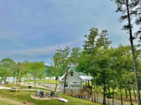 Spring Getaway to "Stilts" Lake, Pool, Hottub, Kayaks, Firepit, Countless Fun