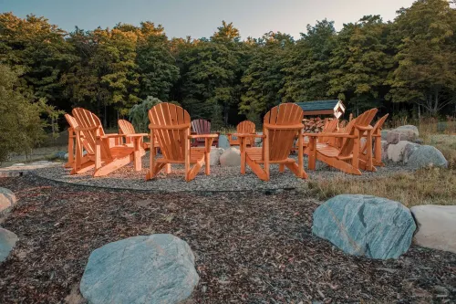 Cozy 2 Bedroom-2 Bath Cottage Near Ski Resorts! Stay at True North Golf Club