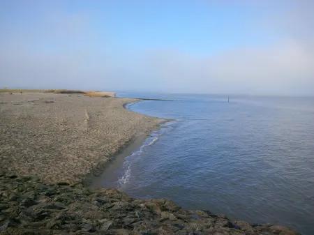 Dreams under a thatched roof, terrace, WLAN, beach chair on the family beach free of charge