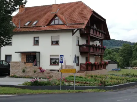 Luxurious, spacious apartment on a farm - family friendly