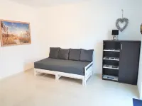 Vacation home Südwind - Maisonette apartment no. 2 Hotels in Rhauderfehn