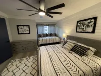 Good vibes only! 2BR at Silver Creek- sleeps 8 Hotels in 