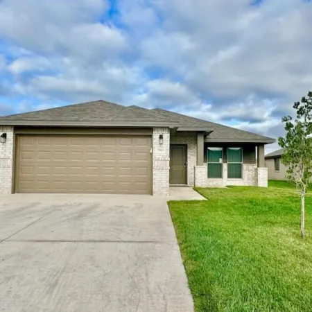 [7905] New modern, 3 BRD, 2 BA, 2 car garage home.