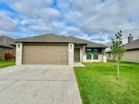 [7905] New modern, 3 BRD, 2 BA, 2 car garage home. Hotels near Crossroads country church