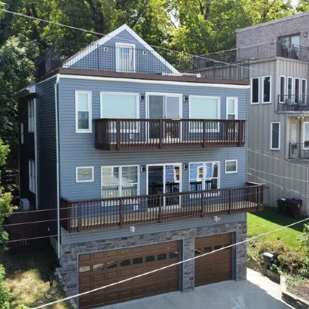 Riverfront Oasis: 5 Min to DT Cincinnati