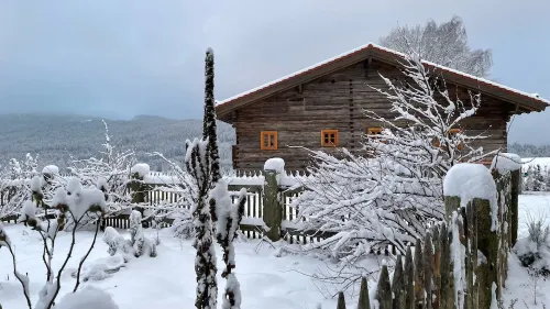 Vacation home rehberg14 - historic farm with pond & sauna Hotels in Drachselsried