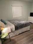 Remodeled Private 3BD, Hot Tub Woof Woof and Parking Hotels in Mid-City