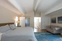 Pebble Beach Retreat • Ocean Views • Infrared Sauna • Short Walk to Beach 17 마일 드라이브 주변 호텔