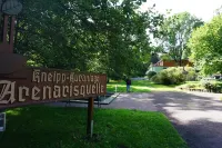 Vacation apartment on the edge of the forest with telephone and internet Hotels in Tabarz