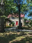 Historic Aldie Farmhouse near Middleburg and Wine Country