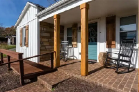 Luxury Farm Cottage, Hot Tub, Sauna,Massage,Shenandoah Views, Pet Friendly