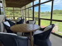 The Blue Heron-Spacious Waterfront Eastern Shore getaway with kayaks