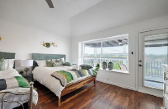 Spacious 4-bedroom house in peaceful Irving with WiFi, AC, Keyak fun