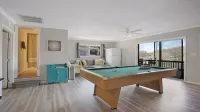 Lakefront 4Bd-2ba; Deep Water; Large Porch; 2 Night Min; Sleeps 14; Pet Friendly