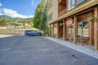 The Slopeside Haven Condo - 300 Feet to Ski Lifts - GoldCreek #102