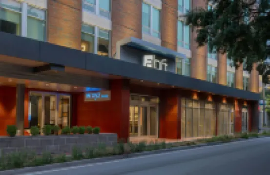 Aloft Savannah Downtown Historic District Hotels near SCAD Museum of Art