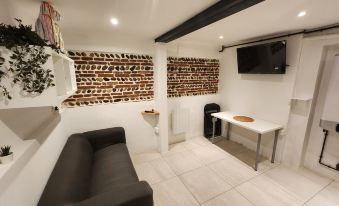 Authentic Toulousain - T4 Chalets - Hypercentre - Near Train Station