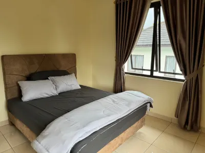 Sewa Harian Villa - The Atmosphere Sentul Hotels in Central Karang