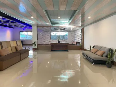 Hamadi In by Perwira Hub فنادق في Entrop