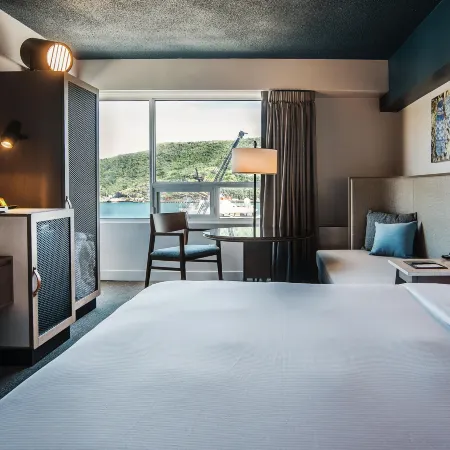 DoubleTree by Hilton St. John's Harbourview
