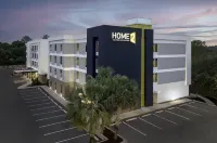 Home2 Suites by Hilton Charleston Airport/Convention Center - parking