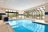 DoubleTree by Hilton Hartford - Bradley Airport - Pools
