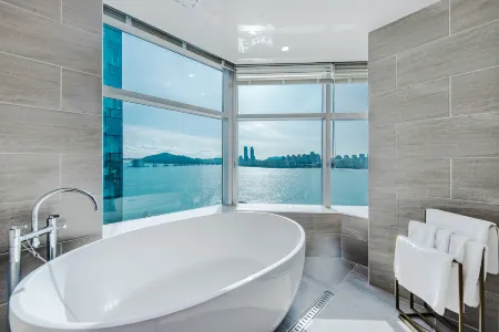 H Avenue Gwangalli Beach