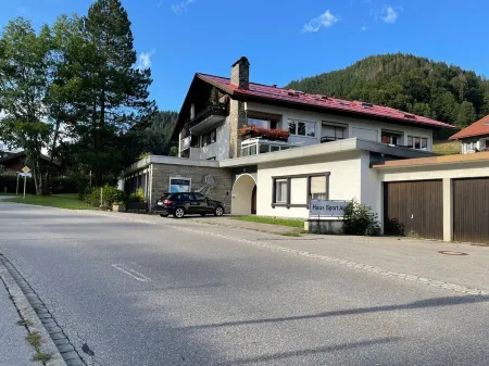 Newly renovated November 2024! Cozy vacation apartment "Hygge-Alpin" Oberstdorf Отели рядом с достопримечательностью «Erdinger Arena»