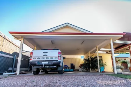 Resort on Morgan - Entertainers Paradise | Stunning Pool | Pet & Family Friendly