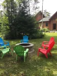 Sleeps 18  Minutes to Main St & Lakes HotTub PoolTable FirePit Air Conditioning The Bookstore Plus附近的飯店