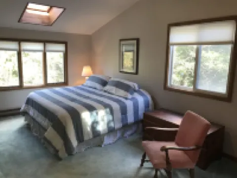 4BR Lakefront, Family friendly, Private Beach near Camelback Kalahari Golf Parks