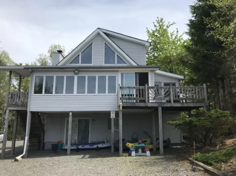 4BR Lakefront, Family friendly, Private Beach near Camelback Kalahari Golf Parks