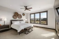 Brasada Ranch Panoramic Views - 4 Bdrm w/ Hot Tub and Activity Lawn