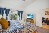 BEAUTY  in Paradise , 2 Beds, 2 Baths - Modern Decorated Condo Hotels near Naples / Marco Island KOA Holiday