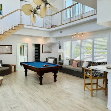 Beachfront Home  Pool/Tiki/Dock