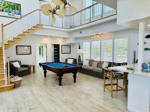 Beachfront Home  Pool/Tiki/Dock