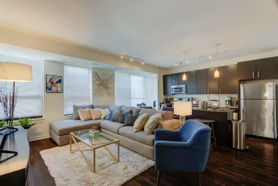 "Serenity of Evanston" 2 BDR/2Bath Modern-Luxe Suite Hoteles cerca de Searle Center for Advancing Learning and Teaching