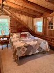 Rustic Log Home located near Baileys Harbor