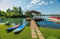 2-Bedroom, Dog Friendly Home sleeps 6 on the Tennessee River/Chickamauga Lake